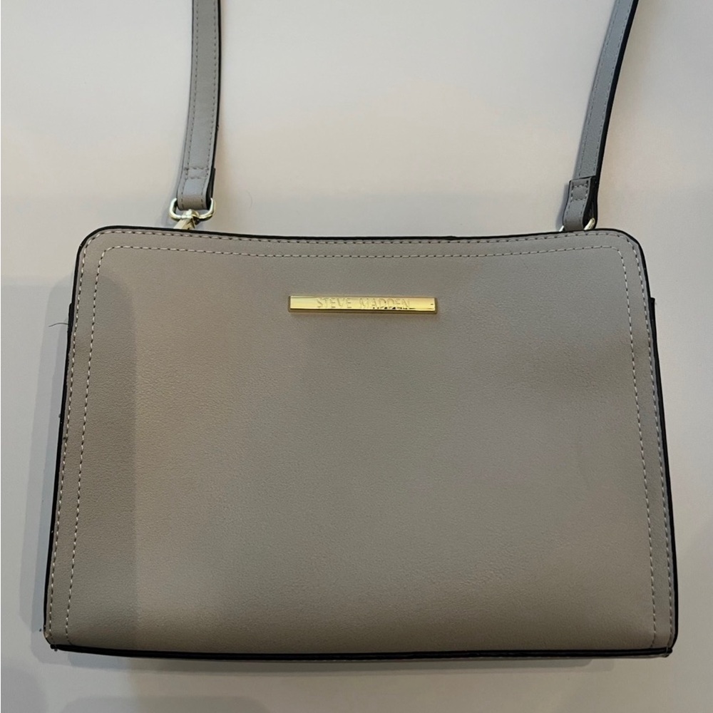 Steve Madden light grey cross body purse with adjustable strap